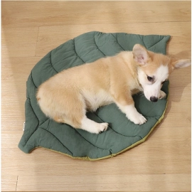 Autumn and winter thickened leaf shape pet floor mat cat pet mat cotton fabric kennel cat mat